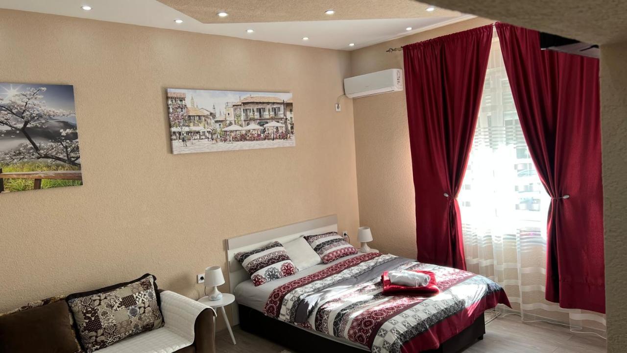 Apartment Downtown Podgorica Buitenkant foto